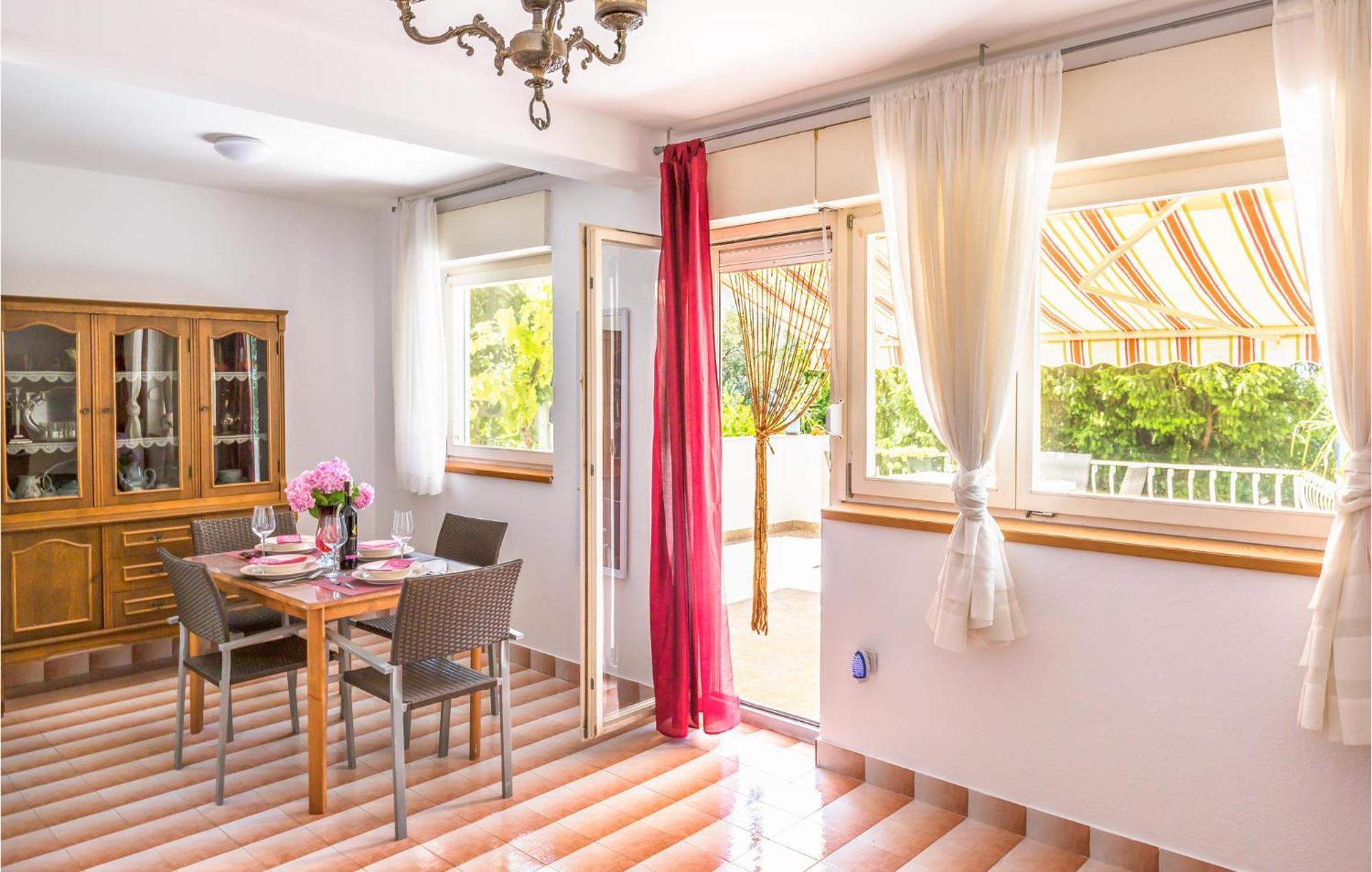 Nice Apartment In Tucepi With Wifi Buitenkant foto