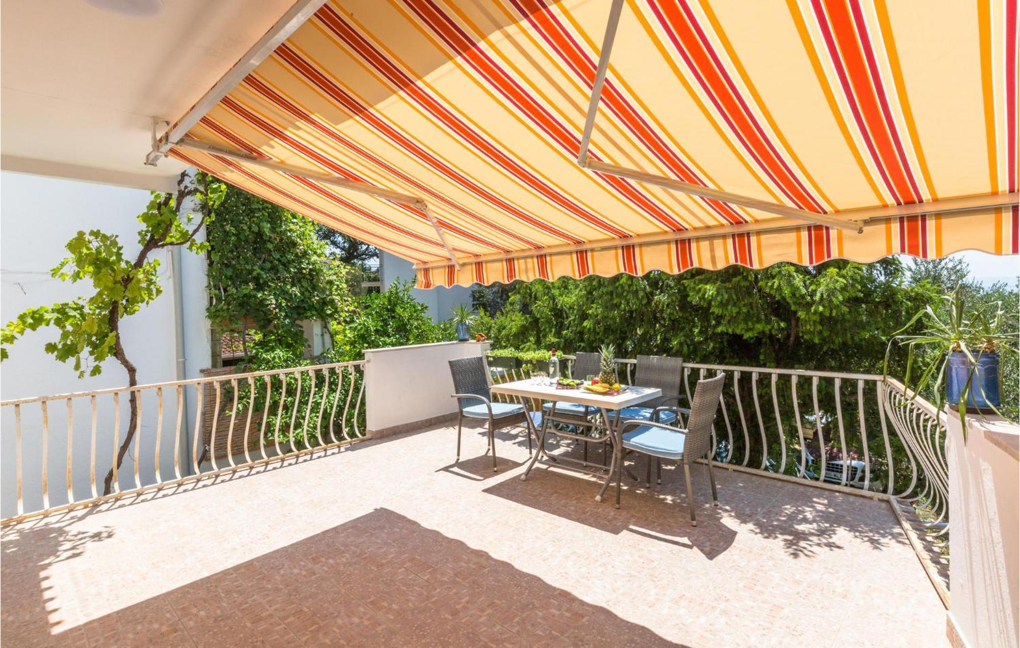 Nice Apartment In Tucepi With Wifi Buitenkant foto