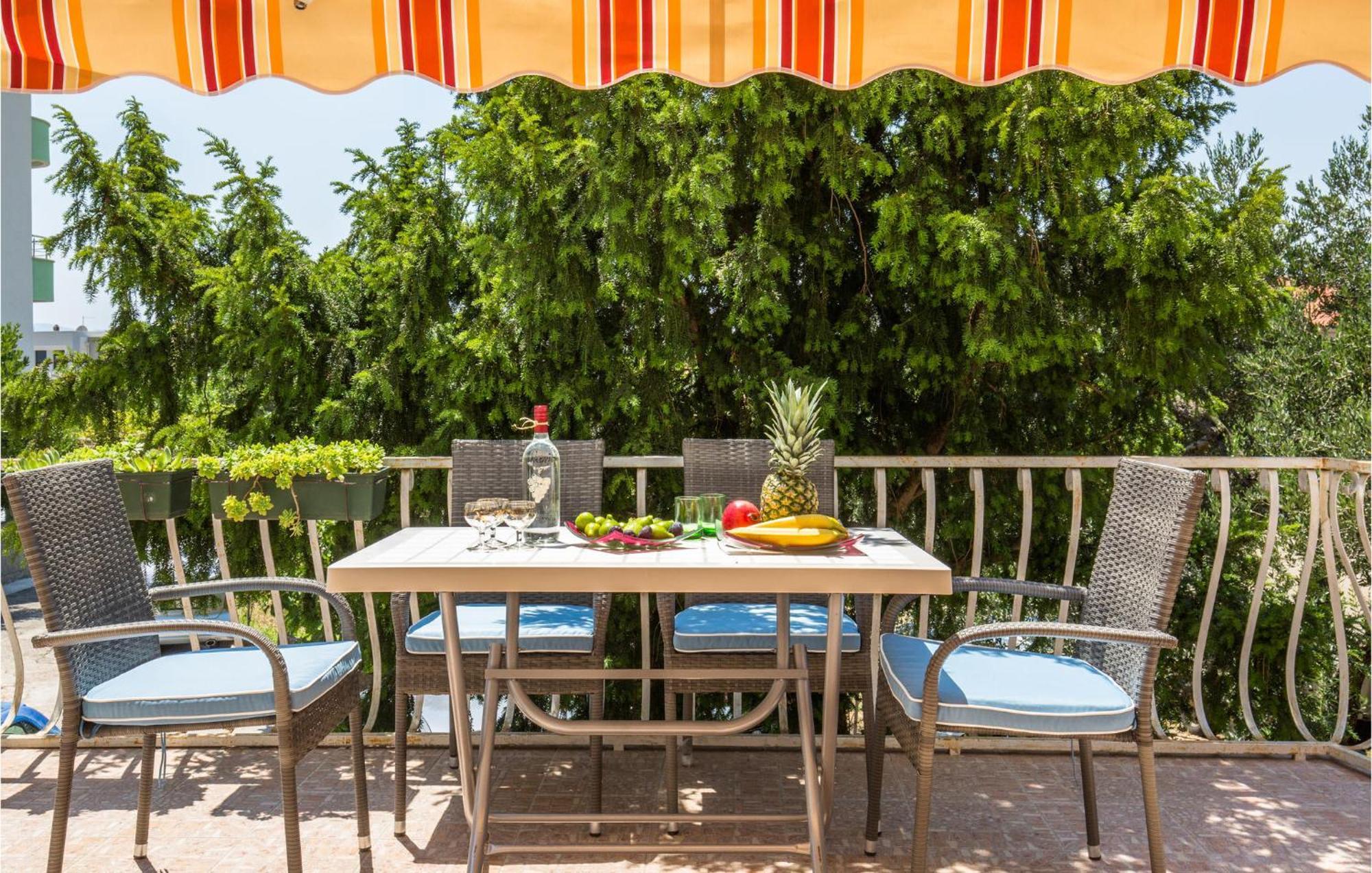 Nice Apartment In Tucepi With Wifi Buitenkant foto