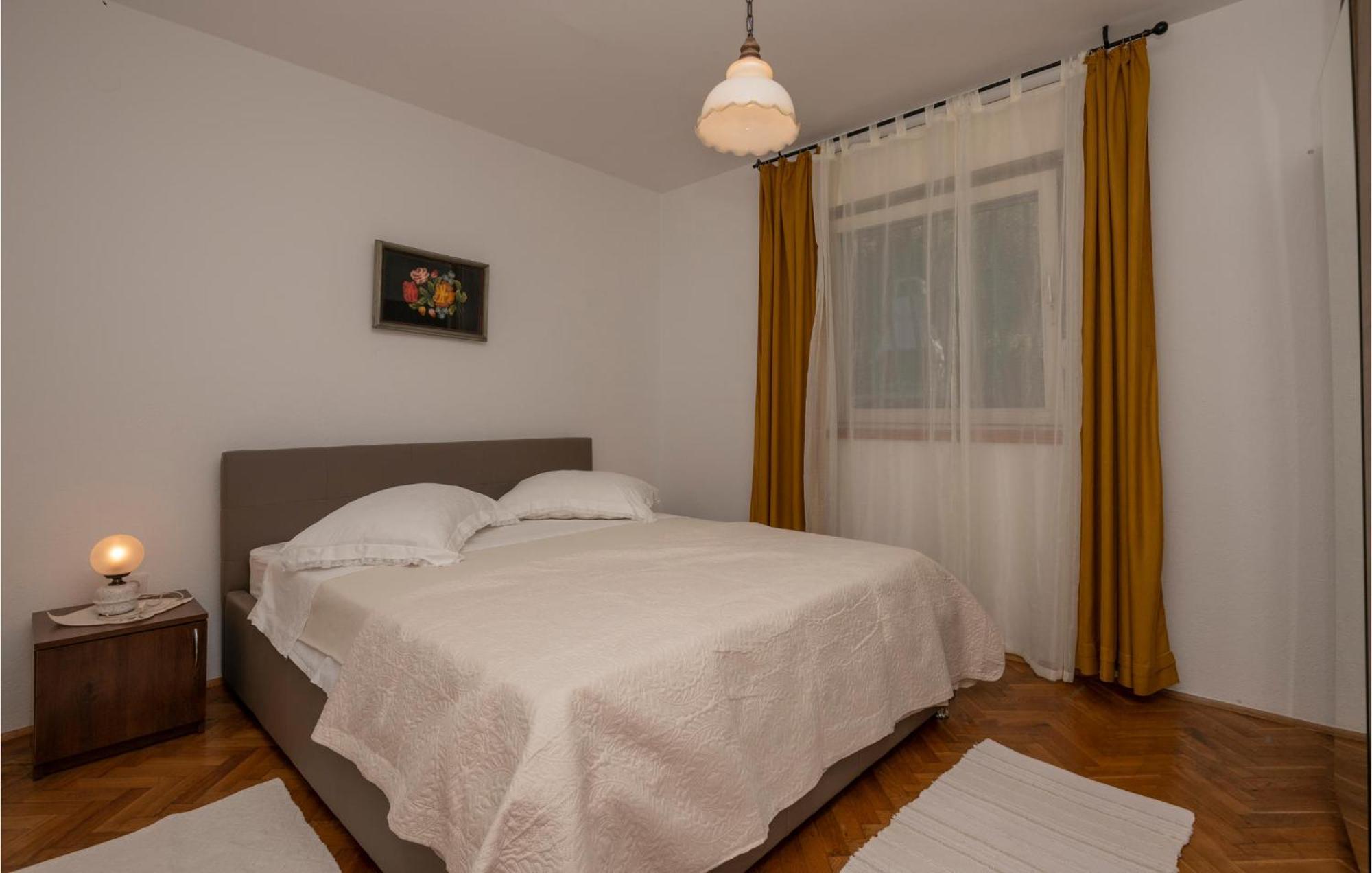 Nice Apartment In Tucepi With Wifi Buitenkant foto